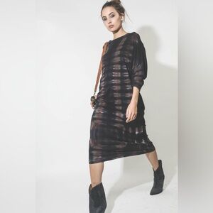 NWT Raquel Allegra Simone Sleeve Dress in Red Hills